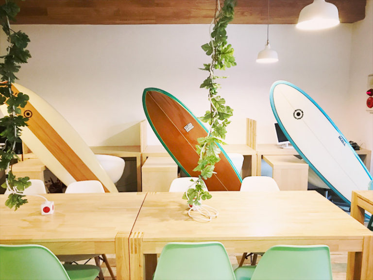 一緒にサーフィンしましょう